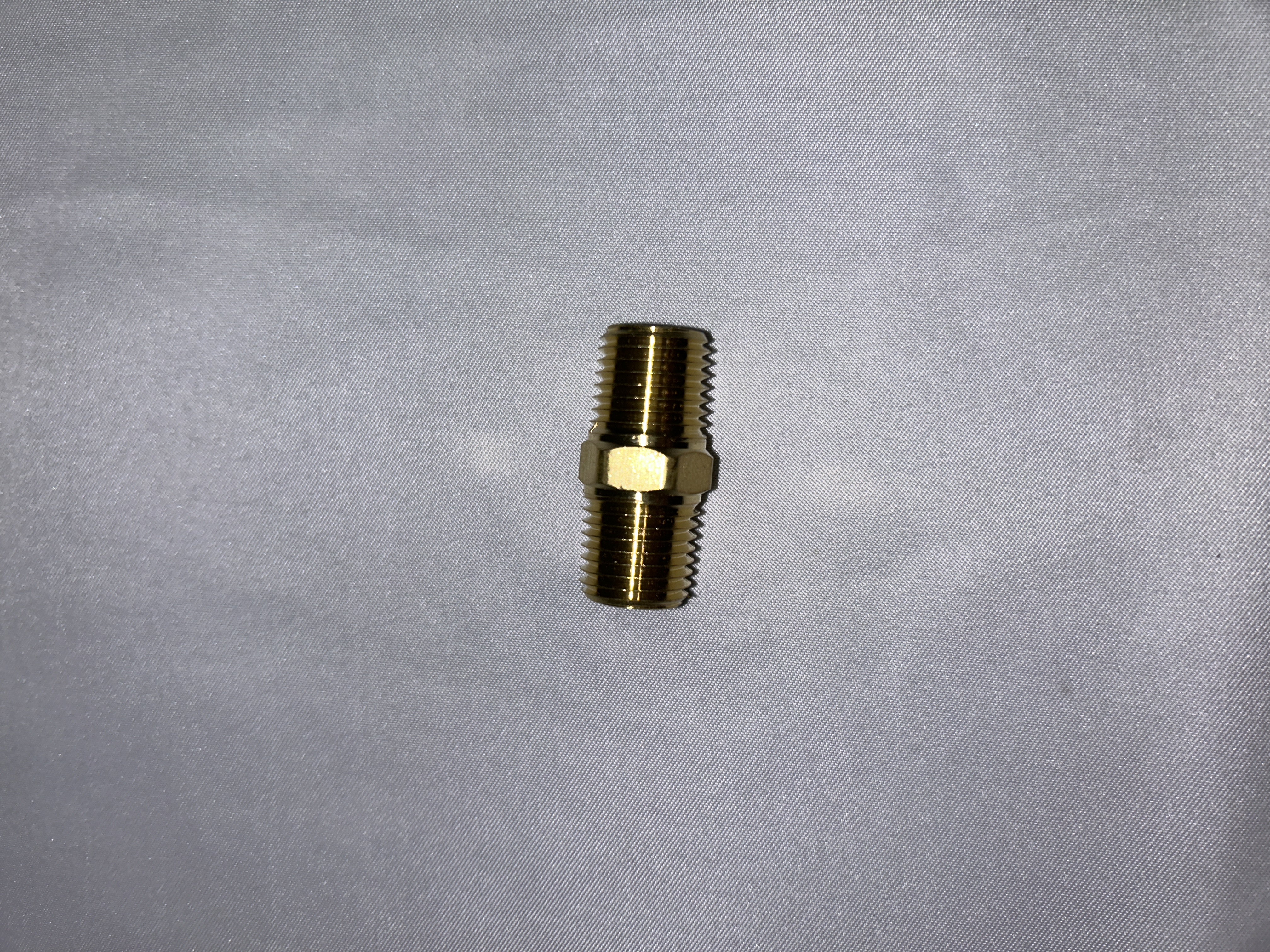 FTG NIPPLE BR HEX 1/4"MPT